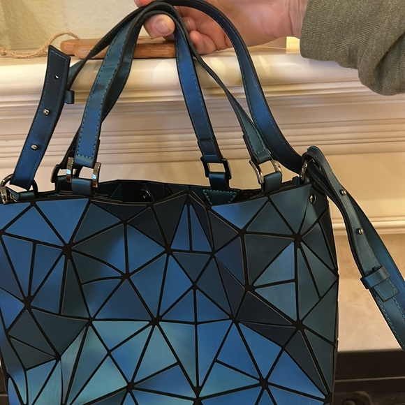 Geometric tiled blue purse - Picture 2 of 5